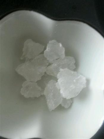银耳莲子酒糟汤怎么做，银耳莲子酒糟汤怎么做好吃，银耳莲子酒糟汤做法