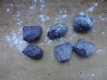 黑芝麻核桃馒头怎么做，黑芝麻核桃馒头怎么做好吃，黑芝麻核桃馒头做法