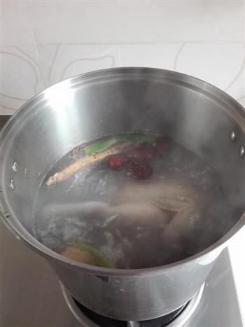 红枣参鸡汤怎么做，红枣参鸡汤怎么做好吃，红枣参鸡汤做法