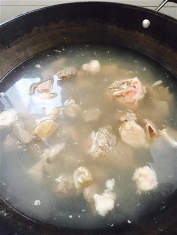 马蹄甘蔗羊肉汤怎么做，马蹄甘蔗羊肉汤怎么做好吃，马蹄甘蔗羊肉汤做法