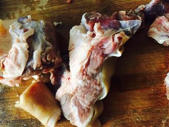 马蹄甘蔗羊肉汤怎么做，马蹄甘蔗羊肉汤怎么做好吃，马蹄甘蔗羊肉汤做法