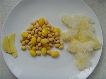 白果黄豆鲫鱼汤怎么做，白果黄豆鲫鱼汤怎么做好吃，白果黄豆鲫鱼汤做法