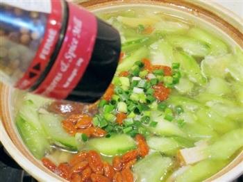 豆腐干丝瓜汤怎么做，豆腐干丝瓜汤怎么做好吃，豆腐干丝瓜汤做法