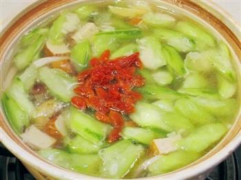 豆腐干丝瓜汤怎么做，豆腐干丝瓜汤怎么做好吃，豆腐干丝瓜汤做法