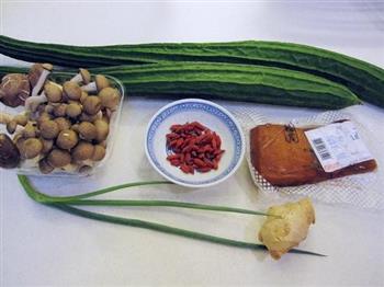 豆腐干丝瓜汤怎么做，豆腐干丝瓜汤怎么做好吃，豆腐干丝瓜汤做法