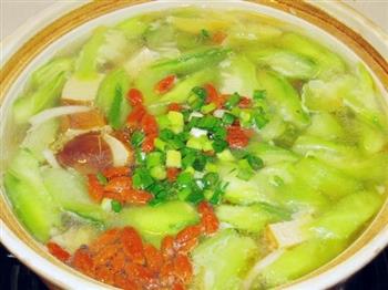豆腐干丝瓜汤怎么做，豆腐干丝瓜汤怎么做好吃，豆腐干丝瓜汤做法