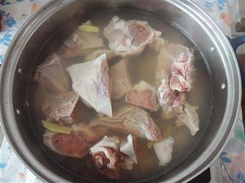 芋艿筒骨汤怎么做，芋艿筒骨汤怎么做好吃，芋艿筒骨汤做法