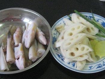 尖梭鱼莲藕汤怎么做，尖梭鱼莲藕汤怎么做好吃，尖梭鱼莲藕汤做法