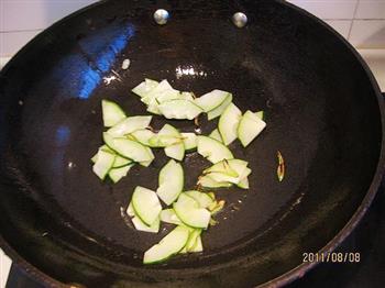 黄瓜鲜虾疙瘩汤怎么做，黄瓜鲜虾疙瘩汤怎么做好吃，黄瓜鲜虾疙瘩汤做法