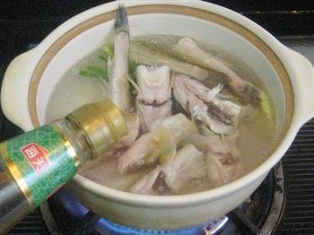 尖梭鱼莲藕汤怎么做，尖梭鱼莲藕汤怎么做好吃，尖梭鱼莲藕汤做法