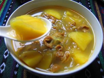咖喱土豆牛肉汤怎么做，咖喱土豆牛肉汤怎么做好吃，咖喱土豆牛肉汤做法