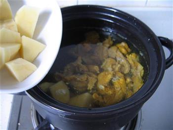 咖喱土豆牛肉汤怎么做，咖喱土豆牛肉汤怎么做好吃，咖喱土豆牛肉汤做法