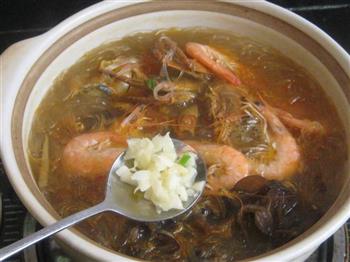 海虾河蟹粉丝煲怎么做，海虾河蟹粉丝煲怎么做好吃，海虾河蟹粉丝煲做法