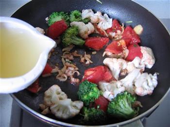 菜花番茄蛤蜊汤怎么做，菜花番茄蛤蜊汤怎么做好吃，菜花番茄蛤蜊汤做法