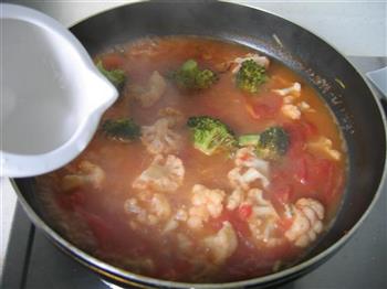 菜花番茄蛤蜊汤怎么做，菜花番茄蛤蜊汤怎么做好吃，菜花番茄蛤蜊汤做法