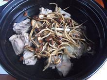 茶菇番鸭煲怎么做，茶菇番鸭煲怎么做好吃，茶菇番鸭煲做法