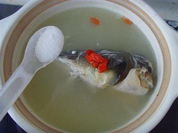 鲟鱼头汤怎么做，鲟鱼头汤怎么做好吃，鲟鱼头汤做法