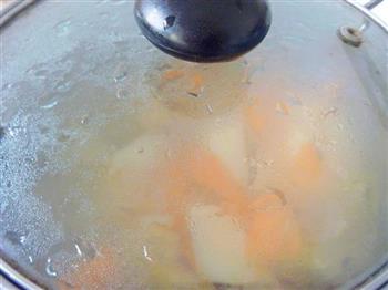 银耳土豆美容汤怎么做，银耳土豆美容汤怎么做好吃，银耳土豆美容汤做法