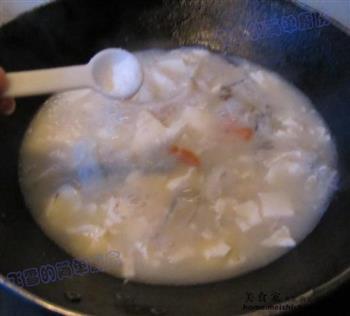 龙鱼豆腐汤怎么做，龙鱼豆腐汤怎么做好吃，龙鱼豆腐汤做法