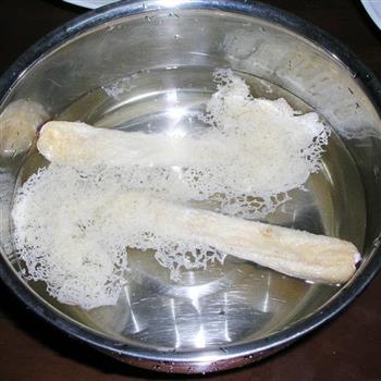 香菇鸡腿竹荪汤怎么做，香菇鸡腿竹荪汤怎么做好吃，香菇鸡腿竹荪汤做法