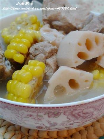 玉米莲藕脊骨汤怎么做，玉米莲藕脊骨汤怎么做好吃，玉米莲藕脊骨汤做法