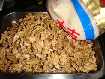 碳烧桃仁怎么做，碳烧桃仁怎么做好吃，碳烧桃仁做法