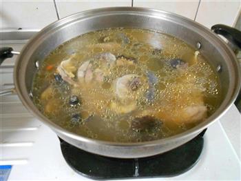 香菇红枣乌鸡汤怎么做，香菇红枣乌鸡汤怎么做好吃，香菇红枣乌鸡汤做法