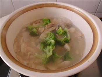 杏鲍菇鲫鱼汤怎么做，杏鲍菇鲫鱼汤怎么做好吃，杏鲍菇鲫鱼汤做法