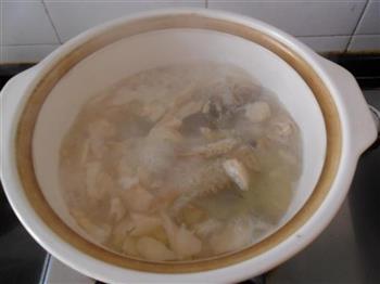 杏鲍菇鲫鱼汤怎么做，杏鲍菇鲫鱼汤怎么做好吃，杏鲍菇鲫鱼汤做法