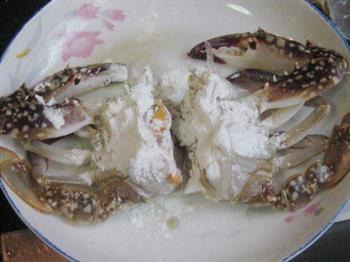 红膏蟹洋葱粉丝煲怎么做，红膏蟹洋葱粉丝煲怎么做好吃，红膏蟹洋葱粉丝煲做法
