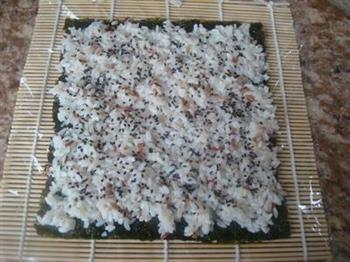 芝麻里卷寿司怎么做，芝麻里卷寿司怎么做好吃，芝麻里卷寿司做法