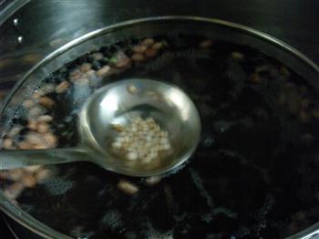 黑豆薏米百合汤怎么做，黑豆薏米百合汤怎么做好吃，黑豆薏米百合汤做法