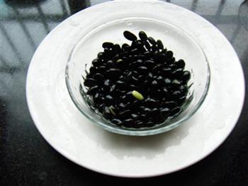 黑豆薏米百合汤怎么做，黑豆薏米百合汤怎么做好吃，黑豆薏米百合汤做法