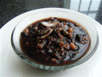 黑豆薏米百合汤怎么做，黑豆薏米百合汤怎么做好吃，黑豆薏米百合汤做法
