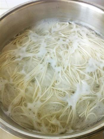 鲜虾汤面怎么做，鲜虾汤面怎么做好吃，鲜虾汤面做法