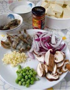 红咖喱鲜虾豆腐怎么做，红咖喱鲜虾豆腐怎么做好吃，红咖喱鲜虾豆腐做法