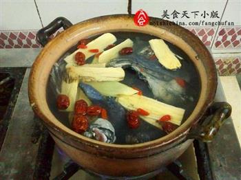 黄芪炖乌鸡怎么做，黄芪炖乌鸡怎么做好吃，黄芪炖乌鸡做法
