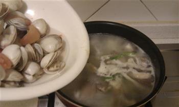 鲜菇蛤蜊汤怎么做，鲜菇蛤蜊汤怎么做好吃，鲜菇蛤蜊汤做法