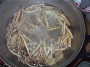 茶树菇肉片汤怎么做，茶树菇肉片汤怎么做好吃，茶树菇肉片汤做法