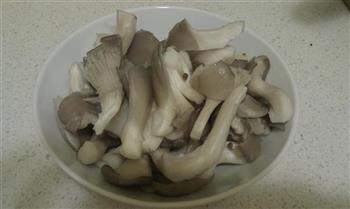 鲜菇蛤蜊汤怎么做，鲜菇蛤蜊汤怎么做好吃，鲜菇蛤蜊汤做法