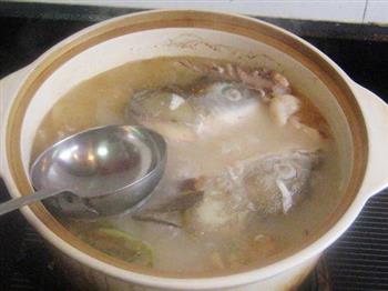 青鱼头萝卜丝汤怎么做，青鱼头萝卜丝汤怎么做好吃，青鱼头萝卜丝汤做法