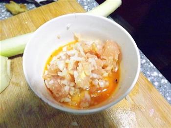菠菜鸡丸面片汤怎么做，菠菜鸡丸面片汤怎么做好吃，菠菜鸡丸面片汤做法