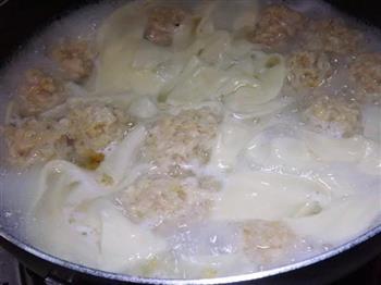 菠菜鸡丸面片汤怎么做，菠菜鸡丸面片汤怎么做好吃，菠菜鸡丸面片汤做法