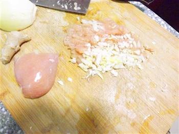 菠菜鸡丸面片汤怎么做，菠菜鸡丸面片汤怎么做好吃，菠菜鸡丸面片汤做法