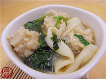 菠菜鸡丸面片汤怎么做，菠菜鸡丸面片汤怎么做好吃，菠菜鸡丸面片汤做法