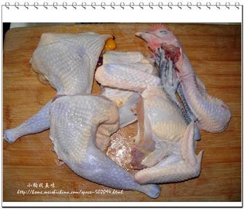 蘑菇炖鸡汤怎么做，蘑菇炖鸡汤怎么做好吃，蘑菇炖鸡汤做法