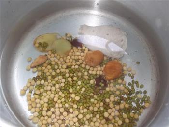 黄绿豆煲鱼骨汤怎么做，黄绿豆煲鱼骨汤怎么做好吃，黄绿豆煲鱼骨汤做法