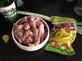 酸菜老鸭汤怎么做，酸菜老鸭汤怎么做好吃，酸菜老鸭汤做法