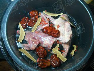 灵芝杞枣炖乳鸽怎么做,灵芝杞枣炖乳鸽怎么做好吃,灵芝杞枣炖乳鸽做法 灵芝杞枣炖乳鸽怎么做,灵芝杞枣炖乳鸽怎么做好吃,灵芝杞枣炖乳鸽做法