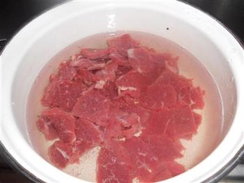 牛肉扁尖桃仁汤怎么做，牛肉扁尖桃仁汤怎么做好吃，牛肉扁尖桃仁汤做法